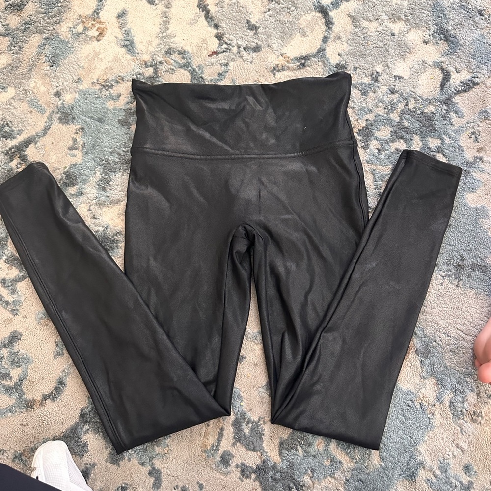 Spanx faux leather med